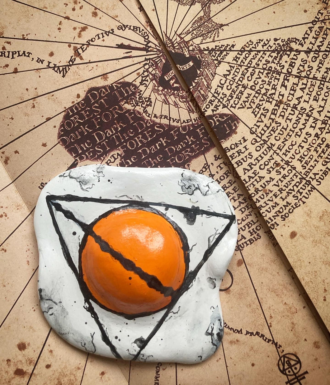 Deathly Hallows Oeuf - Wall Hanging