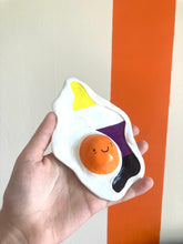Load image into Gallery viewer, Non-Binary Flag Egg Wall Hanging!
